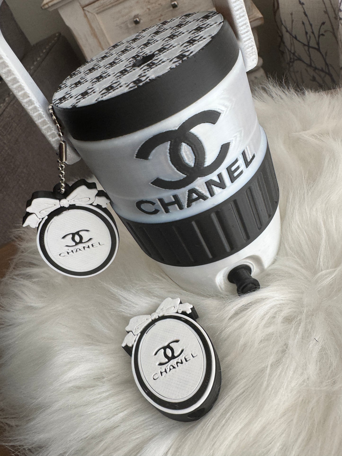 Designer Can Holder And Accessories